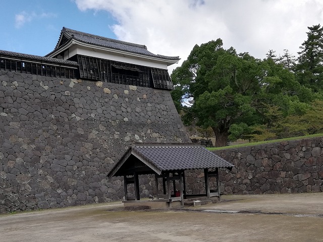 松江城 外曲輪の馬留と太鼓櫓