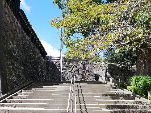 松江城 外曲輪から二之丸への階段