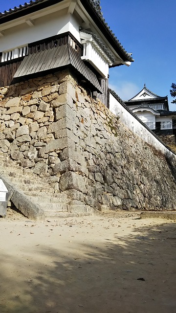 備中松山城 五の平櫓と石垣