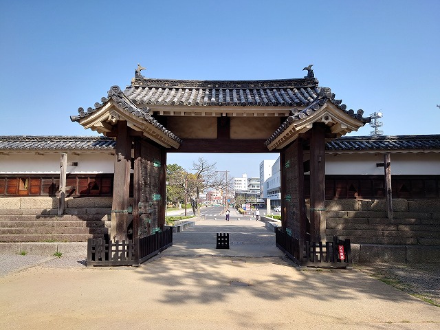 丸亀城 大手二の門(場内からの眺め)