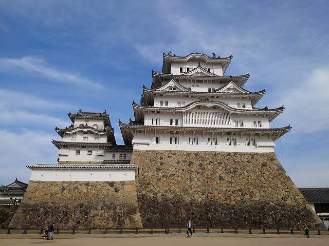 姫路城｜世界遺産、日本百名城、現存天守、日本三大平山城｜城トリップ