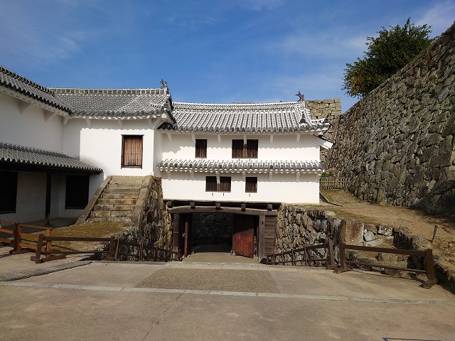 姫路城 リの二渡櫓とぬの門