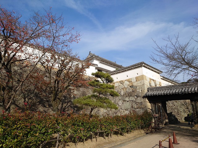 姫路城 ろの門西南方土塀と化粧櫓