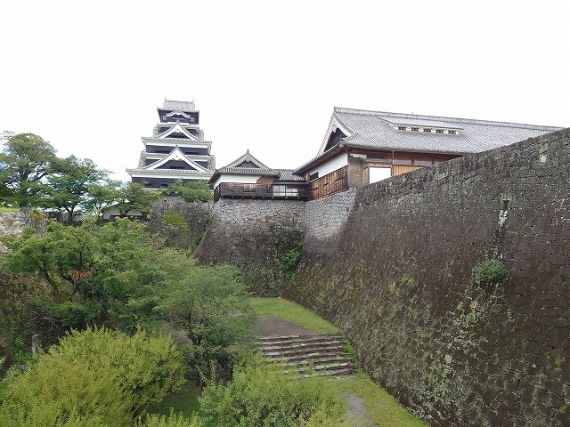 熊本城 大天守と本丸御殿と高石垣