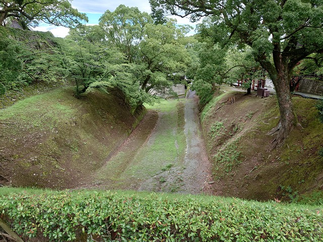熊本城 空堀(西出丸と本丸の間)