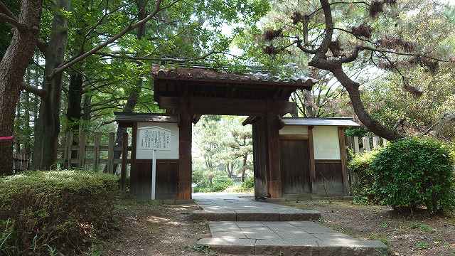 忍城_伝進修館表門01