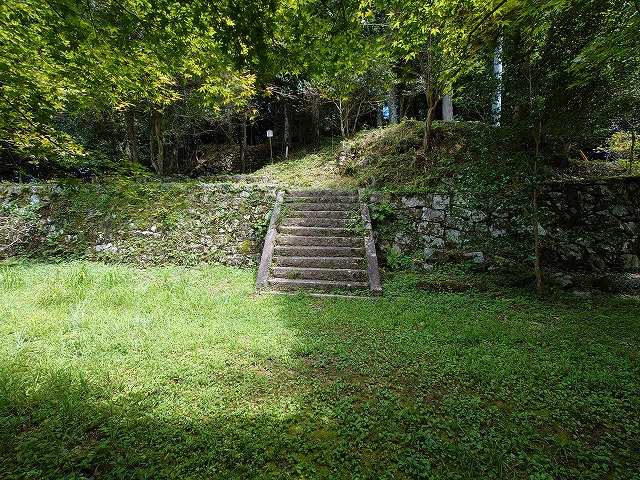 岩村城 龍神社入口の石垣
