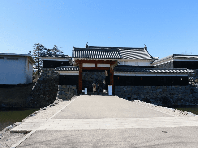 松本城 二の門