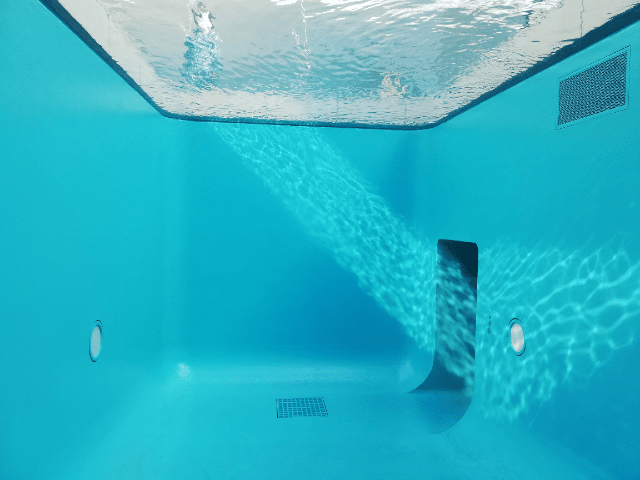 金沢21世紀美術館_スイミングプール