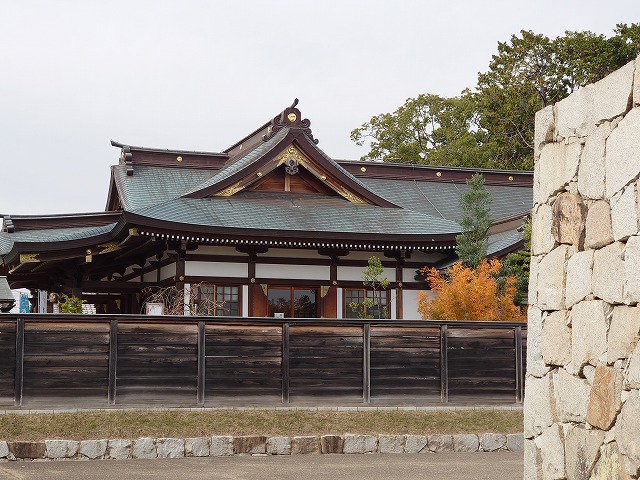 赤穂城 大石神社(二之丸門から見た)