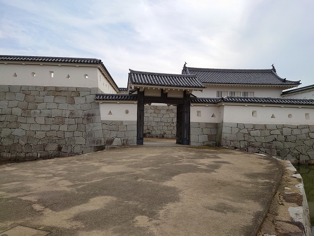 赤穂城 本丸門(遠景)