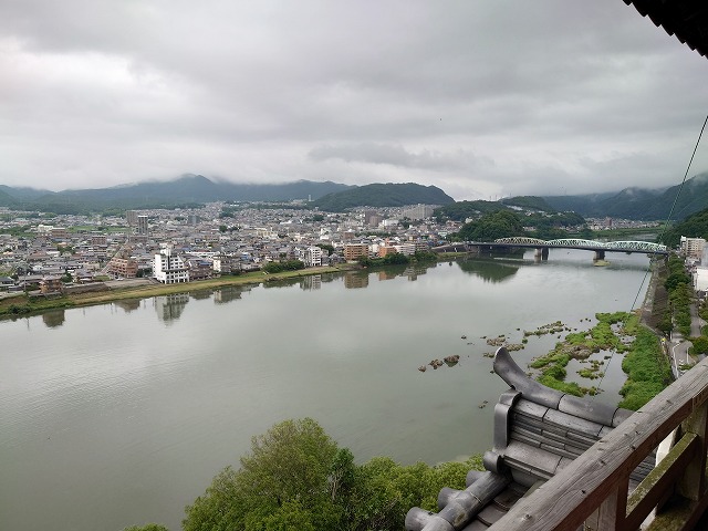 犬山城_天守からの眺め(木曽川と木曽橋)