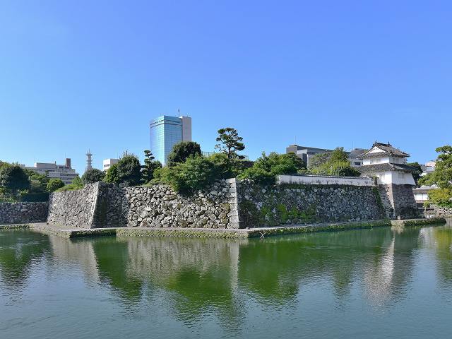 府内城_内堀、石垣と人質櫓01