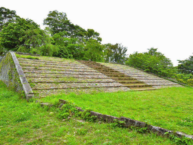 岡城_西の丸御殿跡01