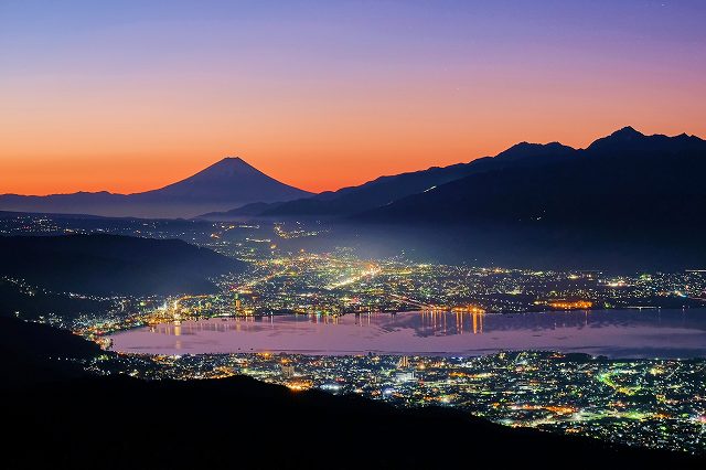 諏訪湖の夜景