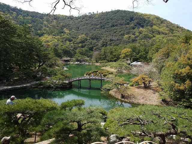 栗林公園(飛来峰からの眺め)
