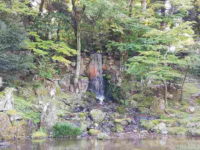 兼六園 瓢池の滝