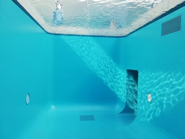 金沢21世紀美術館 スイミングプール